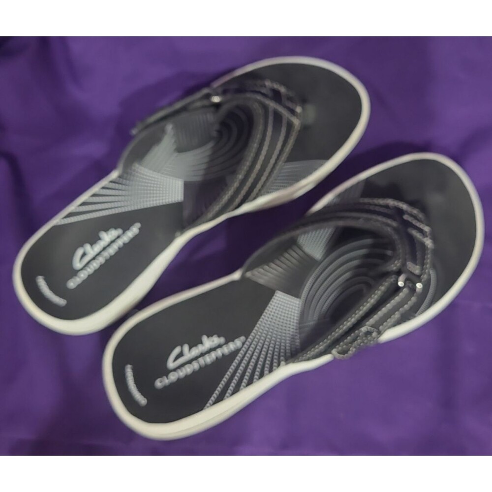 Clarks Women's Cloudsteppers Breeze Sea Sandals/ Flip Flops Black Size 7